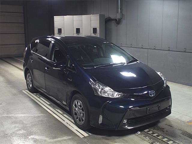 7164 Toyota Prius alpha ZVW41W 2017 г. (JU Gifu)